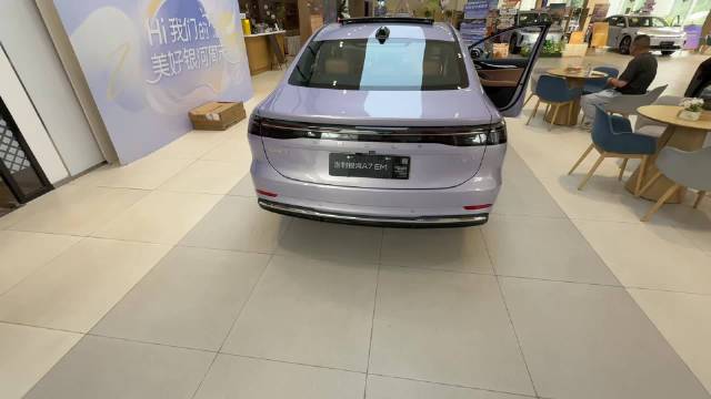 吉利银河A7 EM，9万的家用轿车，你玩什么创新啊？！