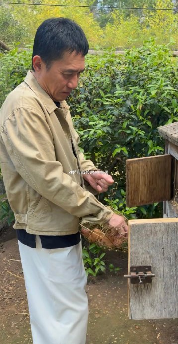 梁朝伟在法国乡村捡鸡蛋的庄园具体在哪里，是他自己的产业吗？