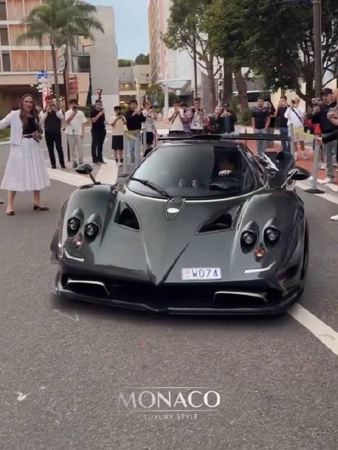 头哥与贝尔曼现身摩纳哥，驾驭全新定制座驾——帕加尼Zonda “绿钻”