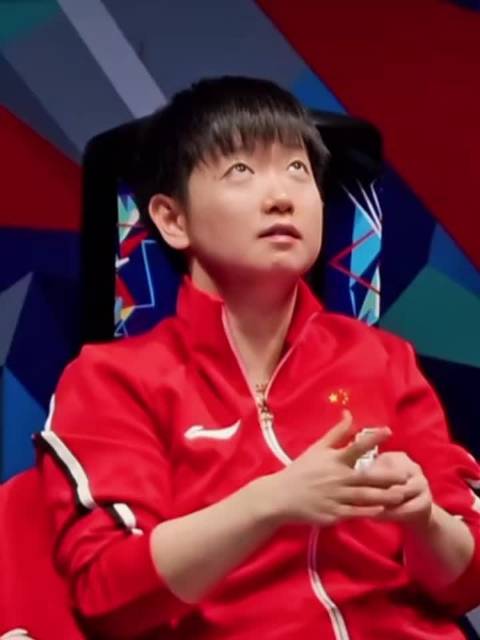 可爱的莎莎 球场上实力超强所向披靡，生活里性格乖巧可爱招人喜欢