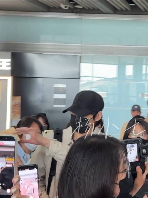 大勋对粉丝真好