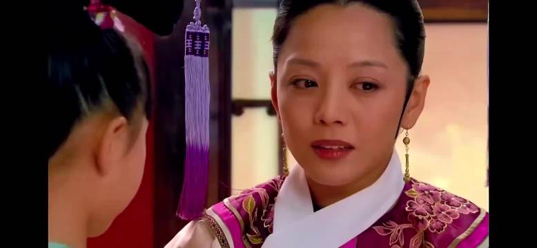 甄嬛传 胧月大战宜修 她推了熹娘娘！