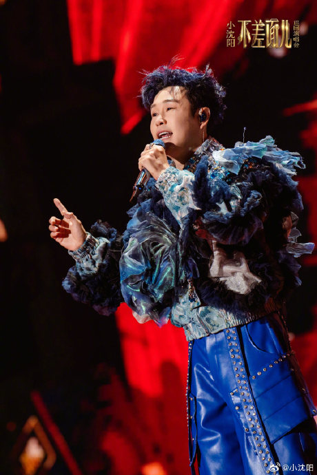 21年深情对唱！小沈阳大同演唱会为妻献唱，细节甜齁全网