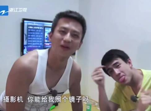 “初代跑男到底有多松弛，甚至可以素颜边敷面膜边录节目”
