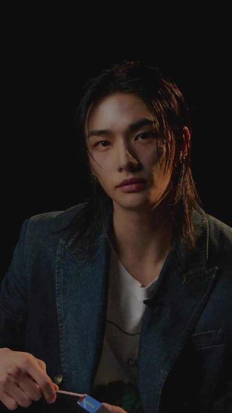 GQ Korea发布黄铉辰火柴问答视频