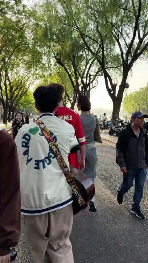 希望你在中国玩的开心