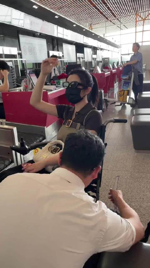 李雾，你真的不管你姐啦