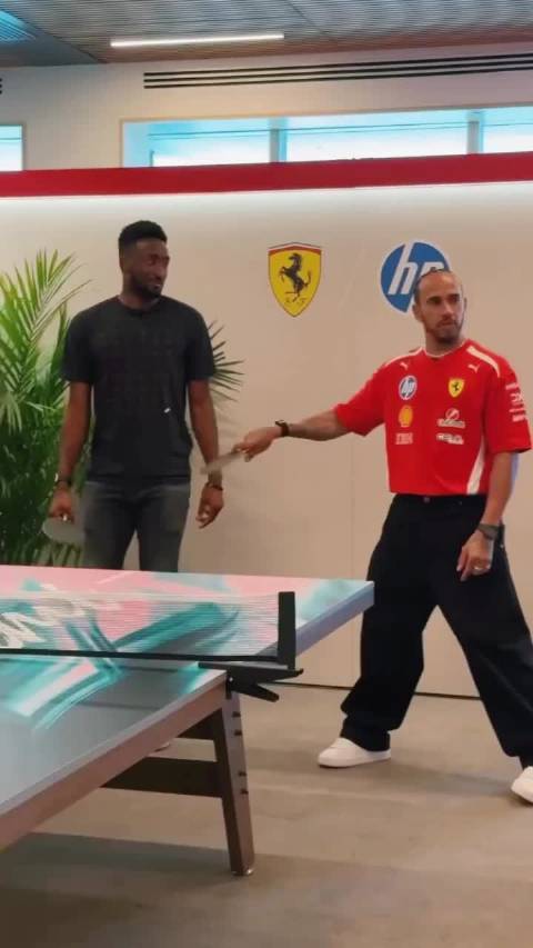 F1车手汉密尔顿勒克莱尔跨界打乒乓,孙颖莎王楚钦伦敦世乒赛夺冠