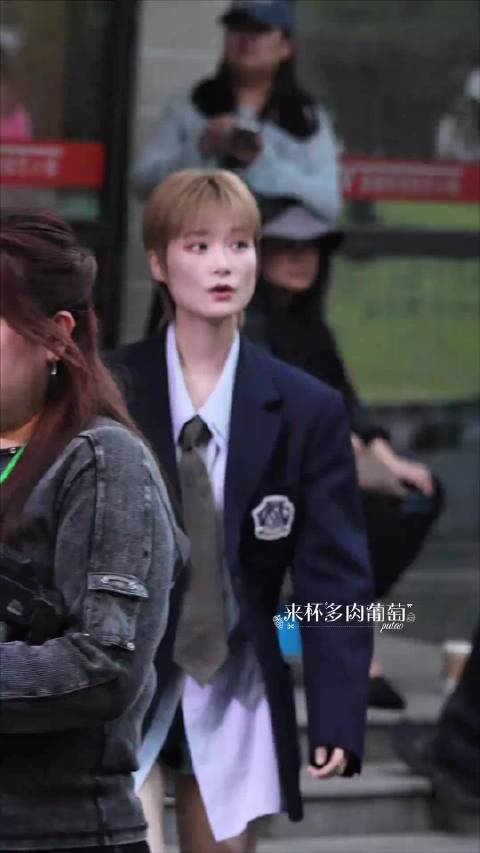 成龙雷佳李宇春梁咏琪齐聚国乐无双