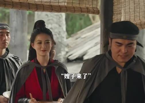 食堂打饭的是你小叔子是种什么体验，这也太拉仇恨了