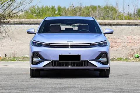 新款吉利银河A7 PHEV,纯电续航升至175公里,尺寸不变
