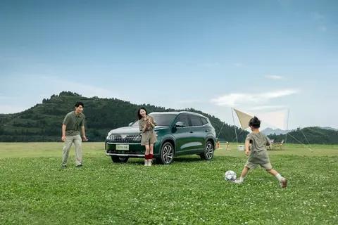 捷达VS8:颜值在线、筋骨硬核,把冬日旅途拍成流动时尚大片