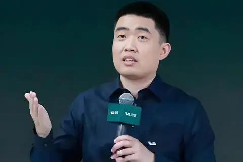 李想吐槽iPhone太丑，却把理想汽车变成“四个轮子的苹果”？