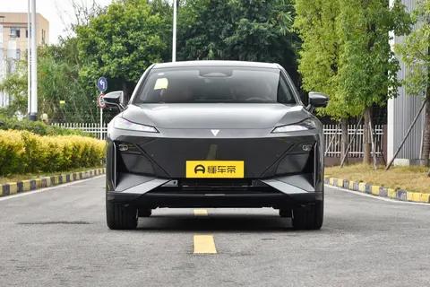 深蓝S07:20万不到入手,续航超600km,家用代步真香