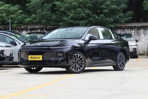 零跑B01 2025款 550舒享版:10 万级纯电轿车的均衡实用之选