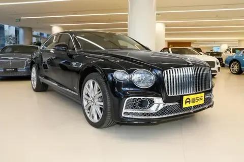 搭载插电式混合动力，定位大型车，新款飞驰PHEV值得买吗？