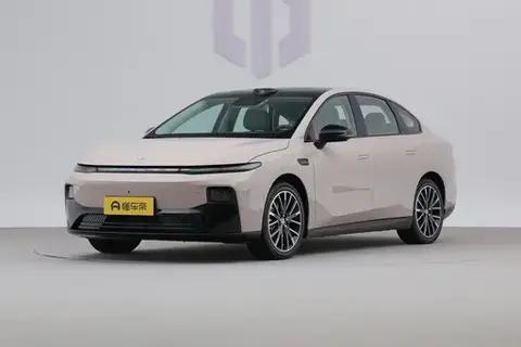 10万级纯电闭眼入?零跑B01深度实测:配置比同级多一大截​!