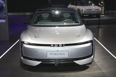 奥迪也出纯电轿跑!奥迪E5 Sportback 续航770km+3.4秒破百!
