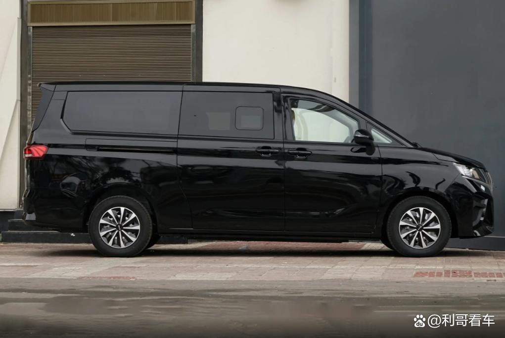 11.48万拿下9座自动挡MPV!锐胜王牌M7实测:家用商用通吃,同价位无对手?