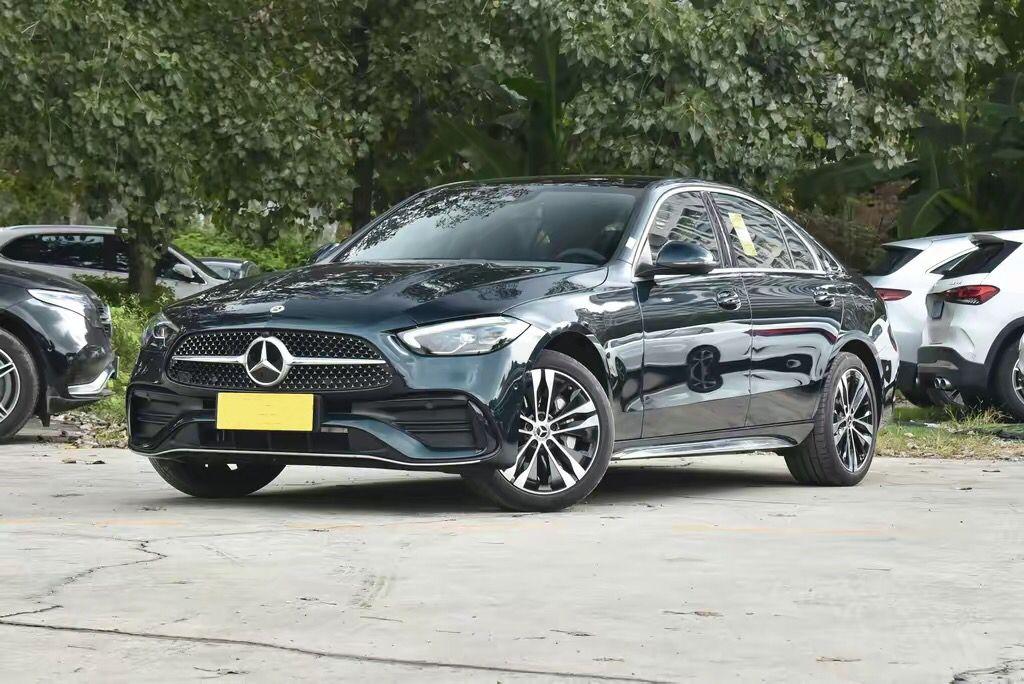 车长近4米9,百公里油耗1.27L,6.9秒破百,解析奔驰C级 PHEV