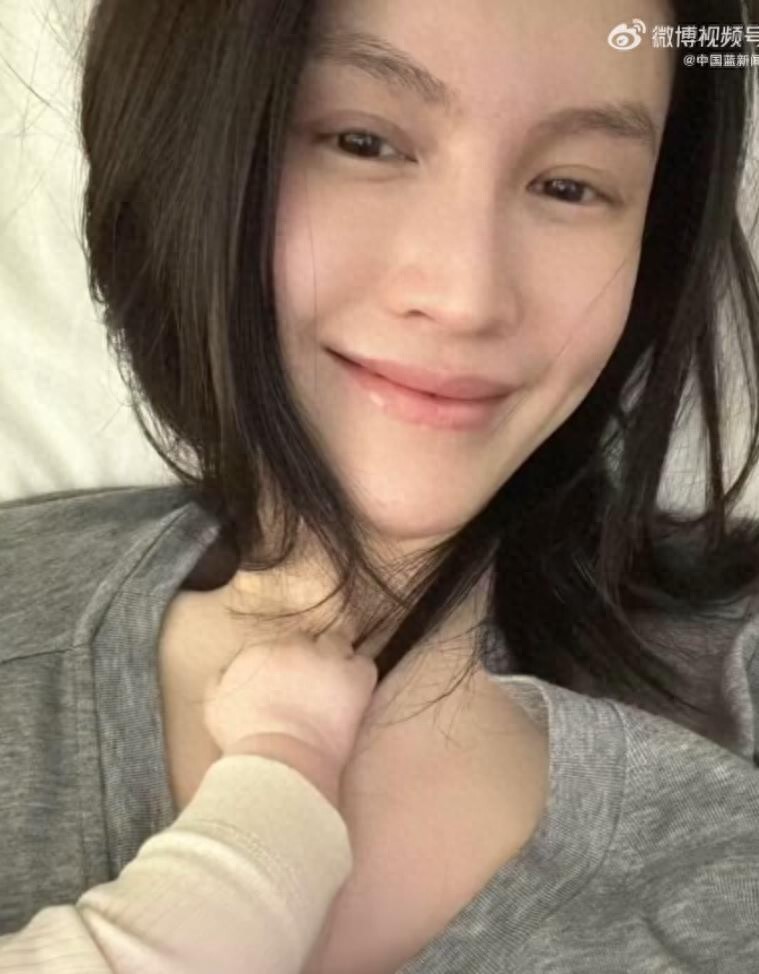 何穗母亲节首晒儿子合照，公开儿子小名，源自陈伟霆_新闻