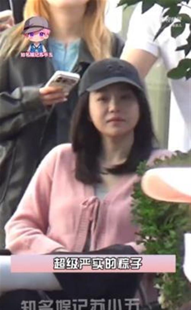 陈妍希停工1个月「开刀后首露面」！素颜坐轮椅⋯复健现况全被拍