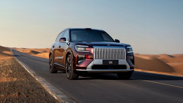 后排不晕车、过弯不侧倾，极氪8X的AI底盘有多懂家人？_中华网