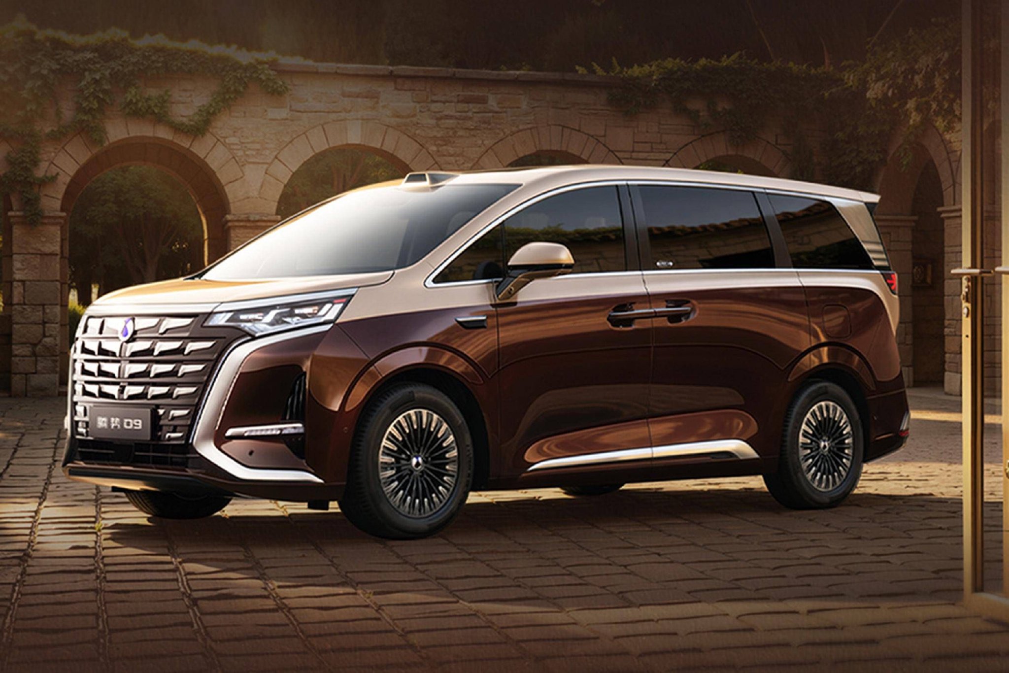 新出行图文详解 206期：动态体验第二代腾势 D9_评测_新出行