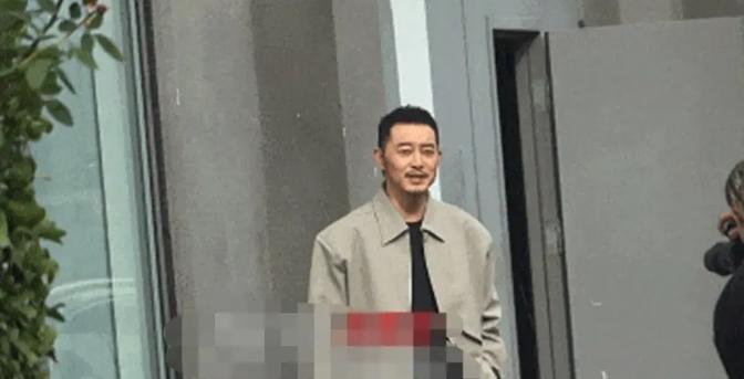 沙溢瘦身堪比整容,一身时装帅气有型,重回颜值巅峰