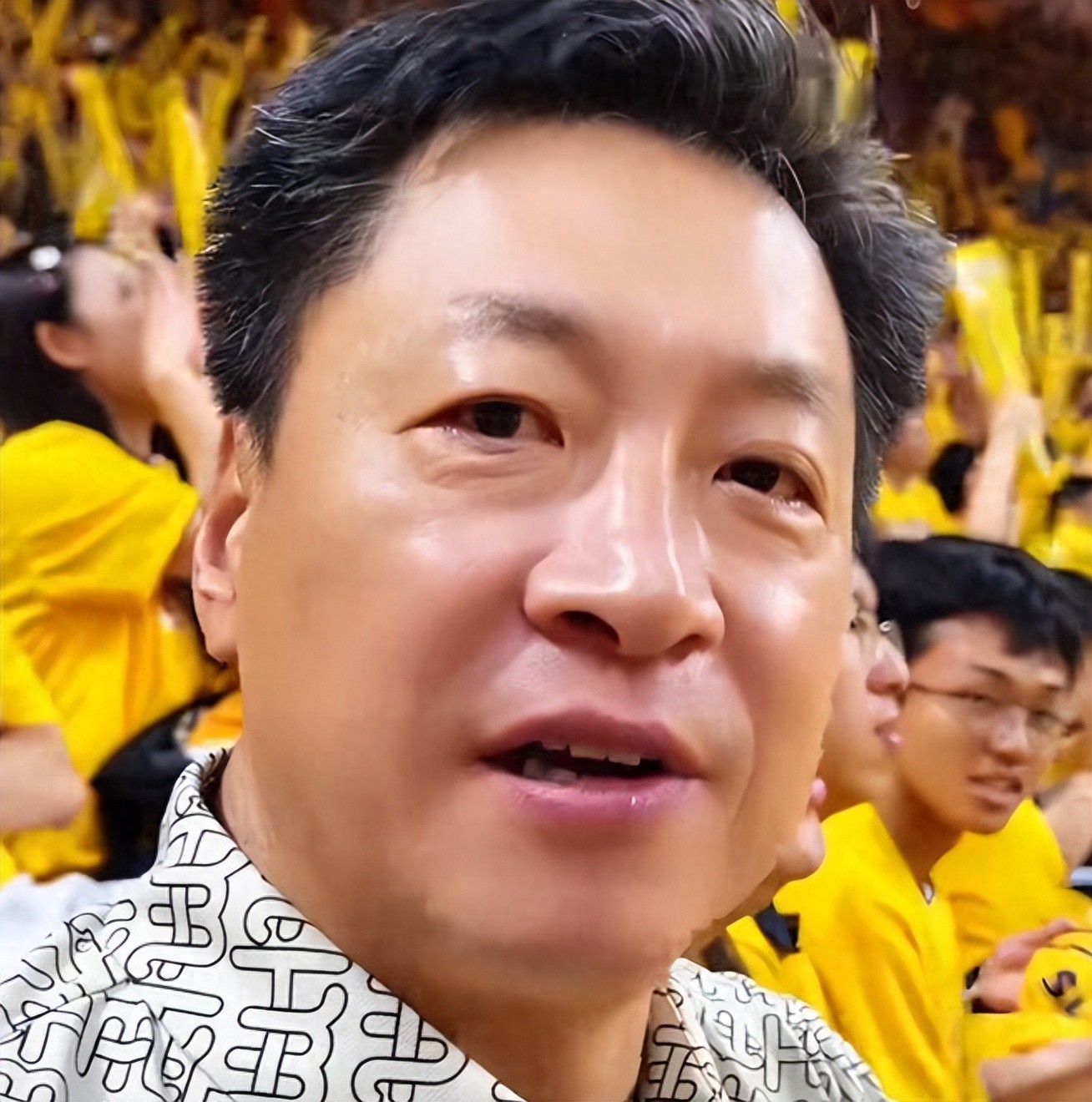 宏远早报！李春江回归主场观赛，徐昕签新合同，奎因有望续约留队