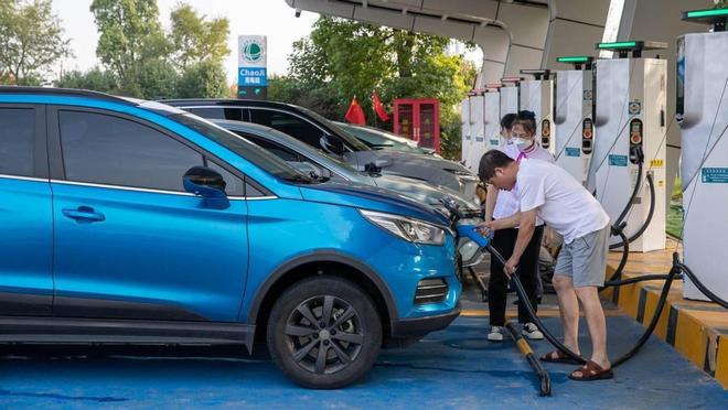 纯电续航500km的新能源汽车够用了吗?能不能买?
