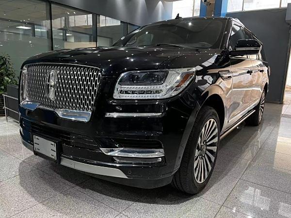 加长版林肯领航员黑/棕满配大型商务SUV