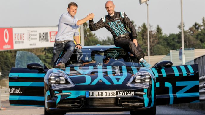 全新保时捷 Taycan 刷新纽博格林北环纯电动四门跑车圈速纪录