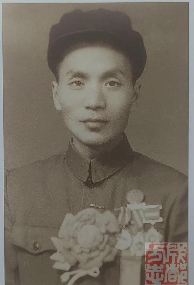 67年前，成都“第一TAXI”|出租车|小汽车|小轿车|成都市|车站
