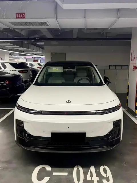 奶爸测试零跑B10丨开3个月跑5000公里,家用纯电SUV选它不踩坑