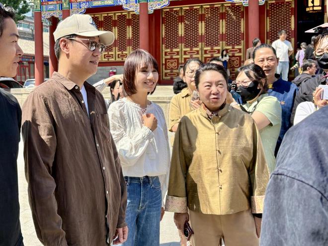 辛柏青回忆话剧《青蛇》创作往事：为演法海住进寺庙吃斋念佛，袁泉、秦海璐改口喊他“师父”