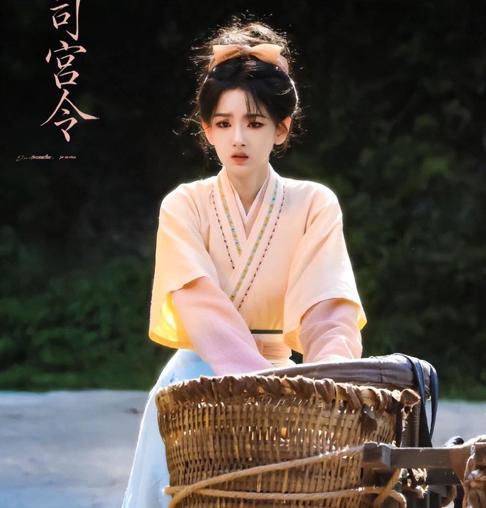宋祖儿《司宫令》路透太美萌！白衣仙气异域惊艳，战损风男主好绝！