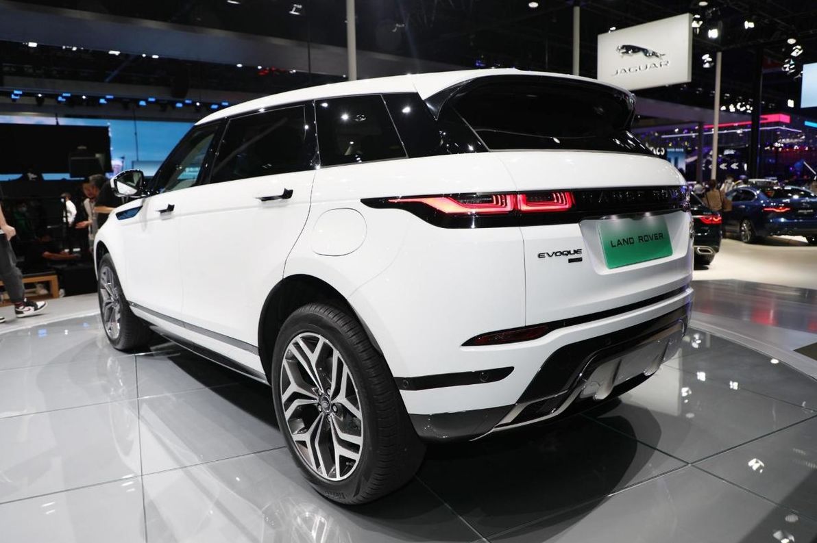 野心勃勃的路虎揽胜极光PHEV,为何在欧洲叫好,却在中国遇冷?