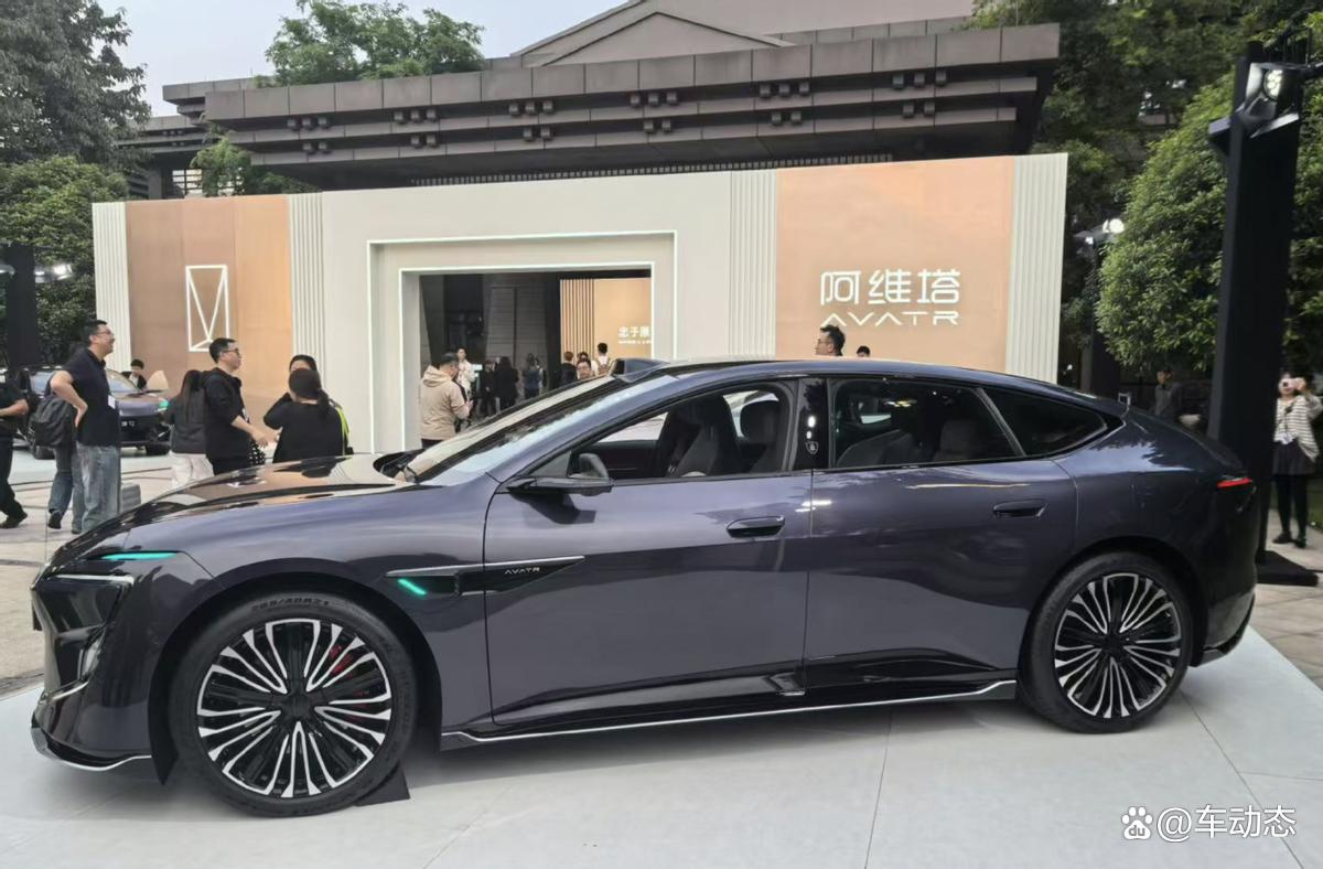 阿维塔06T预售22.99万起,在“小众”的路上越走越远