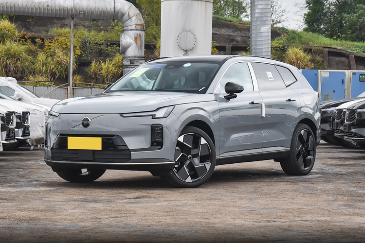 沃尔沃XC70试驾:可油可电更省钱,适合家用的豪华SUV