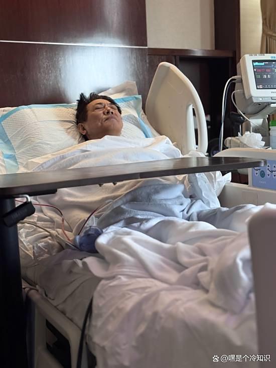 硬汉李连杰的甲亢真相:62岁病床照曝光,背后是30年与疾病的搏斗