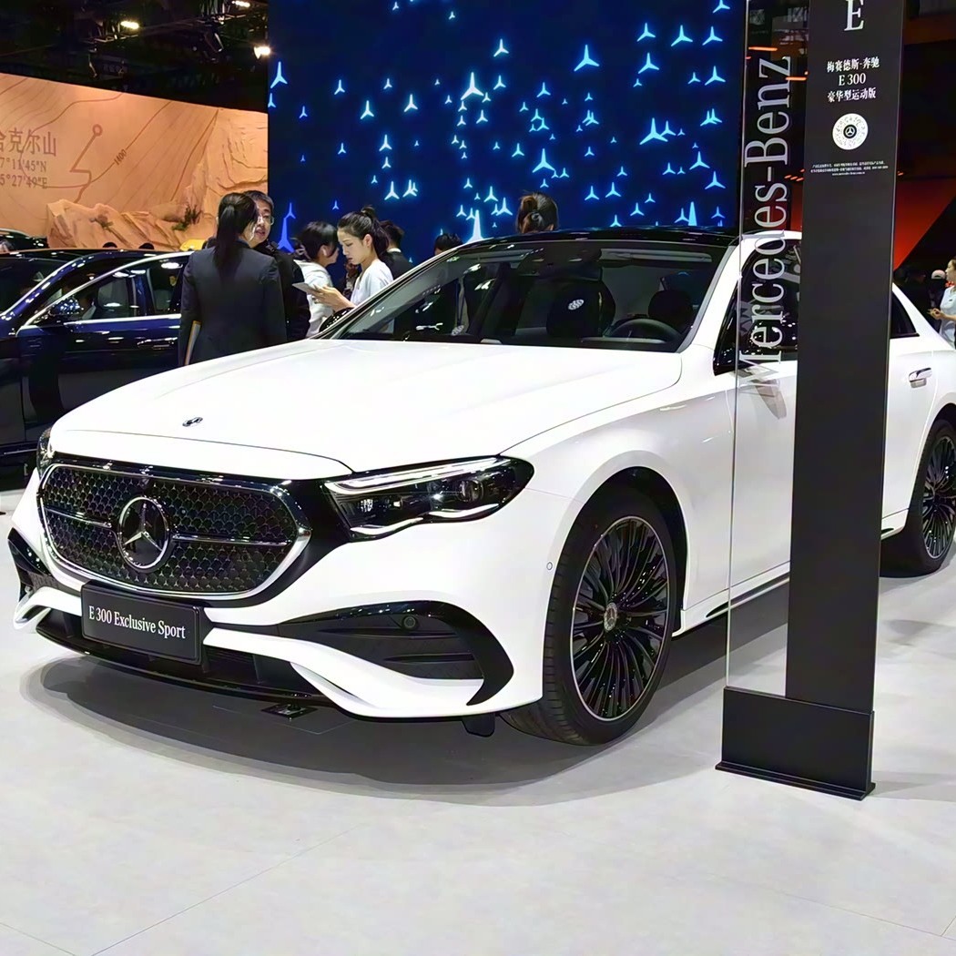50万内三款进口中大型轿车横评：德系稳重 vs 日系从容_奔驰E级 2026款 E 260 运动版_汽车