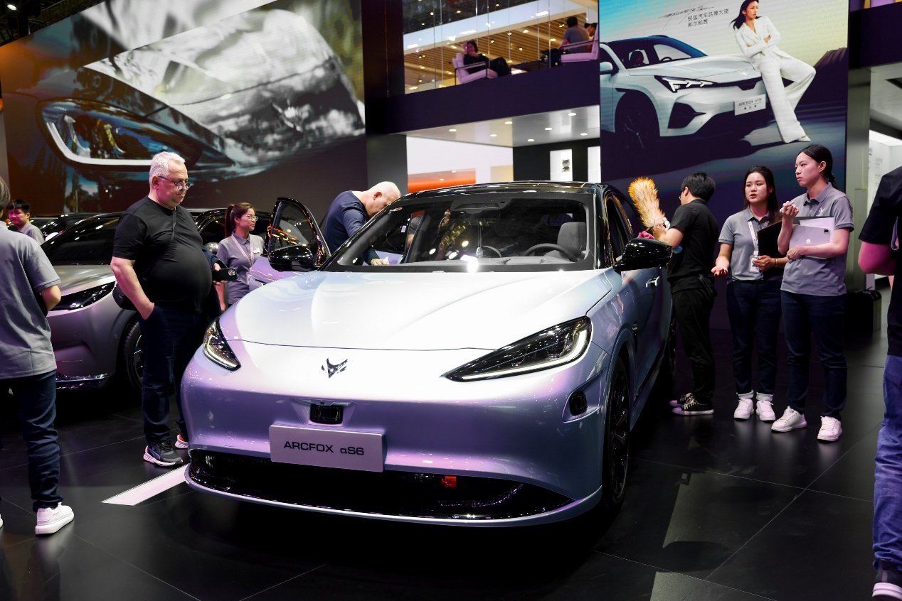 20 万买全能豪车？阿尔法S6重新定义 技术平权性价比 | BitAuto
