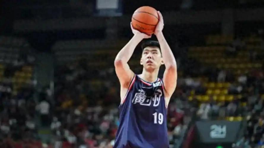 徐昕留洋遇难题？赛季收尾话题拉满，CBA暴露哪些行业痛点