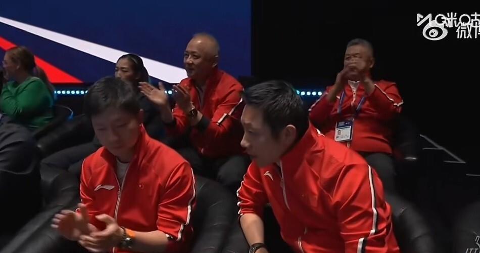 1-2落后到3-2逆转,王楚钦赛后一举动,马龙许昕终于松了一口气,没有张狂,全是让前辈放心的实力