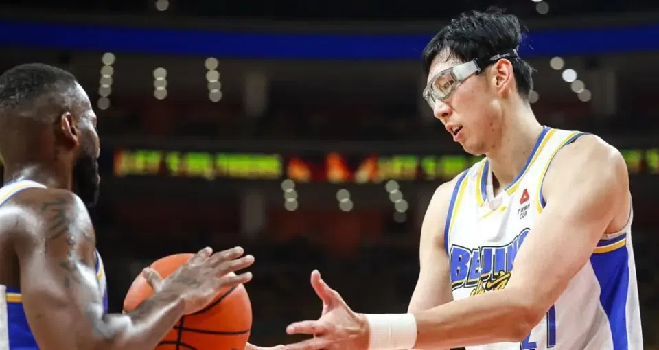 73-88！广东被横扫出局！胡明轩13分徐杰0分，杜锋赛前一句玩笑话害惨全队