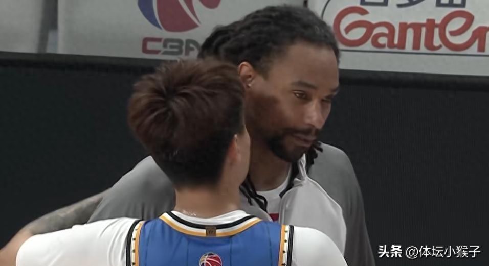 耻辱的18-0！广东大崩盘，1-2无缘4强，杜锋成毒瘤，徐杰小崔废了