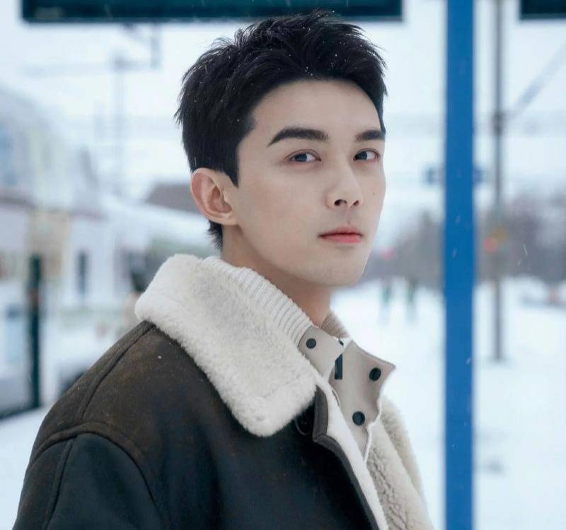 吴磊，从“小飞流”到“阿荡”，这个少年把青春活成了硬核大片_角色_广告_东极岛