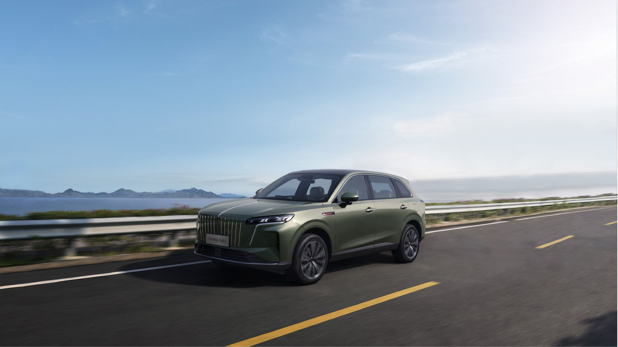 搭载“鸿鹄混动”技术 一汽红旗发布大五座混动SUV HS6 PHEV