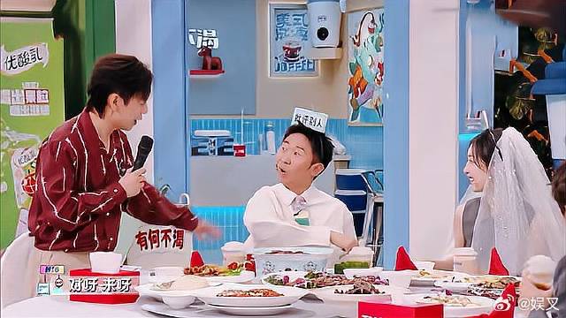 杨迪这回栽了！本想刷机灵却被何炅拿捏，全场笑岔气！